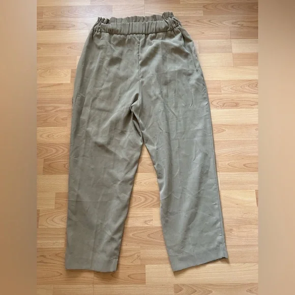 Culottes with belt. Never worn. Excellent condition. - Picture 3 of 4